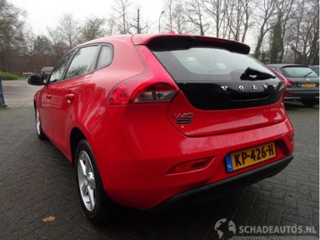 Volvo V40 - 1.5 T2 Kinetic 90kw airco navi - 1