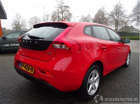 Volvo V40 - 1.5 T2 Kinetic 90kw airco navi - 1