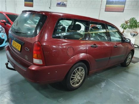 Ford Focus Wagon - 1.6-16V Ghia /Nap/Airco/Apk 1 jaar - 1