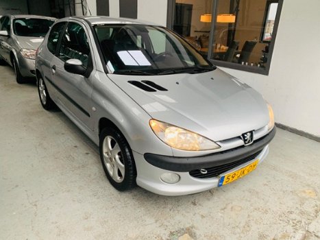 Peugeot 206 - 1.6-16V XS Premium /nieuwe apk/ lm velgen/ leer/Nap - 1