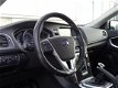 Volvo V40 - T2 Momentum | Navigatie | Climate control | Cruise control | Parkeersensoren vóór en ach - 1 - Thumbnail