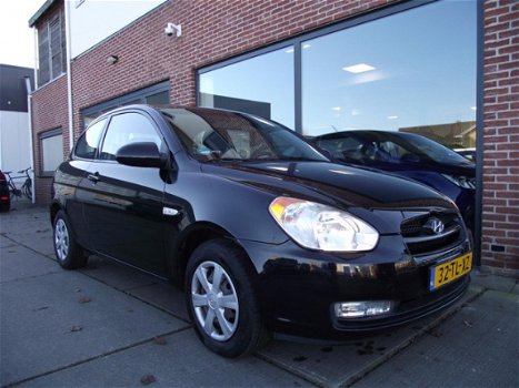 Hyundai Accent - 1.4i Dynamic First Edition - 1