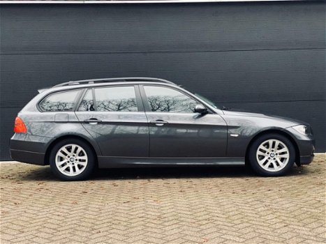 BMW 3-serie Touring - 318i High Executive PANORAMADAK navigatie LMV BOMVOL - 1