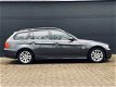 BMW 3-serie Touring - 318i High Executive PANORAMADAK navigatie LMV BOMVOL - 1 - Thumbnail