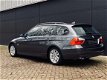 BMW 3-serie Touring - 318i High Executive PANORAMADAK navigatie LMV BOMVOL - 1 - Thumbnail
