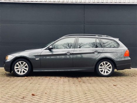 BMW 3-serie Touring - 318i High Executive PANORAMADAK navigatie LMV BOMVOL - 1