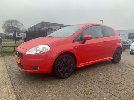 Fiat Grande Punto - 1.4-16V Sport ( KM NAP / NW APK / AIRCO / CILMA ) 6Bak - 1