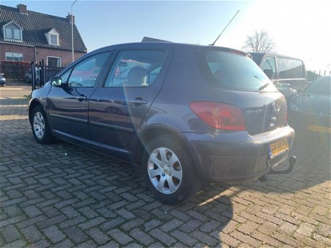 Peugeot 307 - 1.6-16V XT ( LAGE KM / NAP / NW APK / AIRCO / CILMA / 5 DRS ) AUTOMAAT - 1