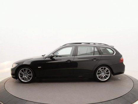 BMW 3-serie Touring - 325i M-pakket Panodak | Automaat | Vol opties | OrigNL | 18inch M-wielen | Top - 1