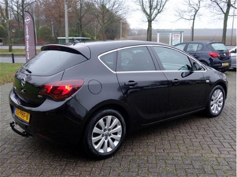 Opel Astra - 2.0 CDTI 160pk Cosmo Executive Leder Ecc Navi Trekhaak Xenon LM Velgen - 1