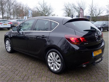 Opel Astra - 2.0 CDTI 160pk Cosmo Executive Leder Ecc Navi Trekhaak Xenon LM Velgen - 1