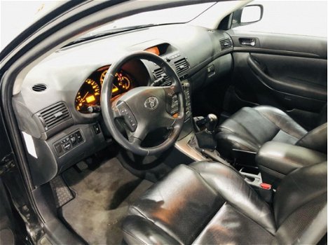 Toyota Avensis - 2.0 VVT-I Sedan Leder Clima Executive 108kw - 1