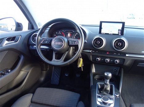 Audi A3 Sportback - 1.6 TDI Sport nieuw model Sport-zetels LED Parksens - 1