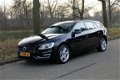 Volvo V60 - D6 AWD Plugin-Hybrid Summum - 1 - Thumbnail