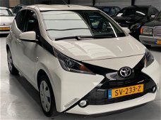 Toyota Aygo - 1.0 VVT-i x-nav 1ste eigenaar nap garantie