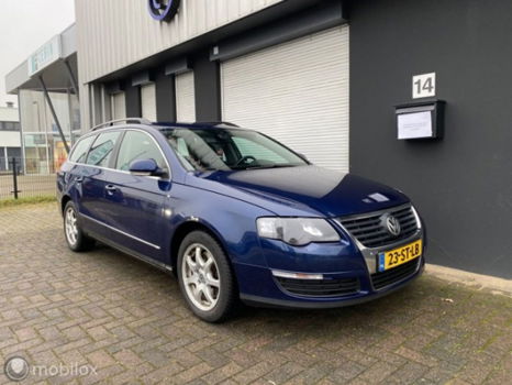 Volkswagen Passat Variant - 2.0 TDI XENON NAVI CLIMA CRUISE PDC VOOR/ACHTER TREKHAAK 6BAK NIEUWE DIS - 1