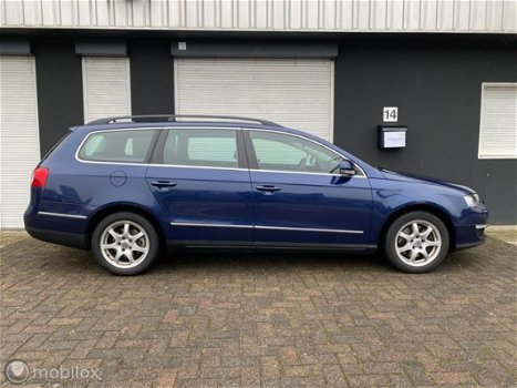 Volkswagen Passat Variant - 2.0 TDI XENON NAVI CLIMA CRUISE PDC VOOR/ACHTER TREKHAAK 6BAK NIEUWE DIS - 1