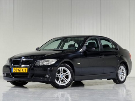 BMW 3-serie - 320i Executive *Klimaatreg*Parkeersens.*Trekhaak - 1