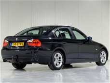 BMW 3-serie - 320i Executive *Klimaatreg*Parkeersens.*Trekhaak