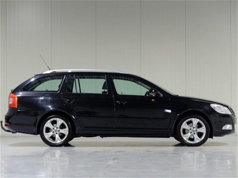 Skoda Octavia Combi - 1.8 TSI Elegance Business Line *Navigatie*Klimaatreg.*Parkeersens - 1