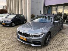 BMW 5-serie - 520d M Sport Edition VOL OPTIES HUD SCHUIFDAK LED LEER NIEUWSTAAT