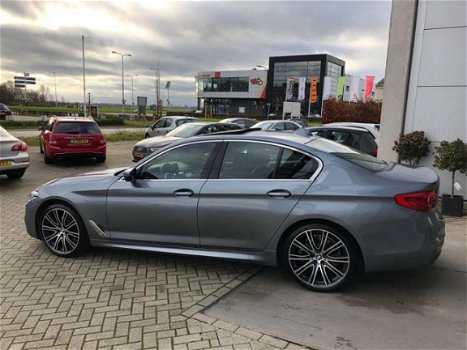 BMW 5-serie - 520d M Sport Edition VOL OPTIES HUD SCHUIFDAK LED LEER NIEUWSTAAT - 1