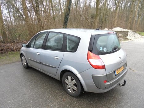 Renault Grand Scénic - 2.0-16V Privilège Comfort AUTOMAAT - 1