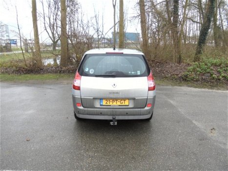 Renault Grand Scénic - 2.0-16V Privilège Comfort AUTOMAAT - 1