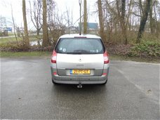 Renault Grand Scénic - 2.0-16V Privilège Comfort AUTOMAAT