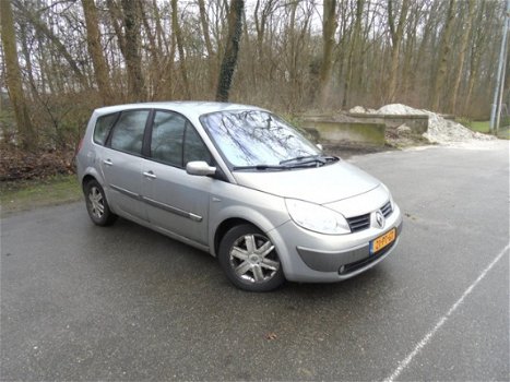 Renault Grand Scénic - 2.0-16V Privilège Comfort AUTOMAAT - 1