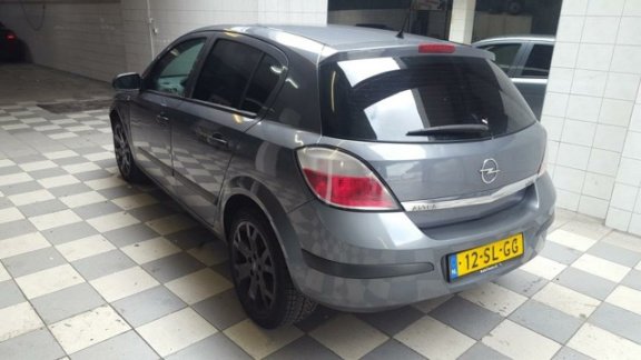 Opel Astra - 1.3 CDTi Executive DISTRIBUTIE DEFECT - 1