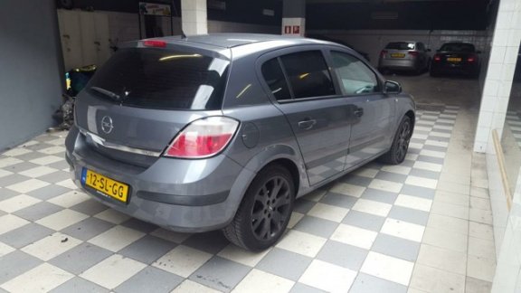 Opel Astra - 1.3 CDTi Executive DISTRIBUTIE DEFECT - 1