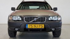 Volvo XC70 - 2.4 D5 Comfort Line Nederlandse auto YOUNGTIMER 240000km met leer navi pdc lekt verst s