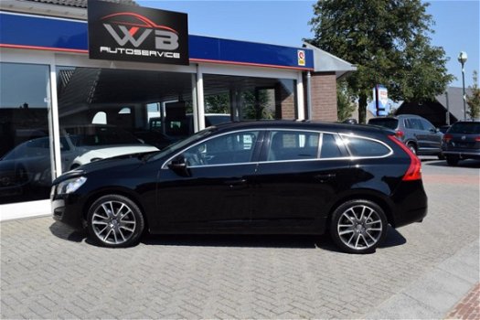 Volvo V60 - 2.0 T5 Momentum 203pk Navigatie Xenon Automaat - 1