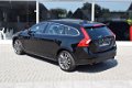 Volvo V60 - 2.0 T5 Momentum 203pk Navigatie Xenon Automaat - 1 - Thumbnail