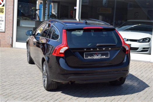 Volvo V60 - 2.0 T5 Momentum 203pk Navigatie Xenon Automaat - 1