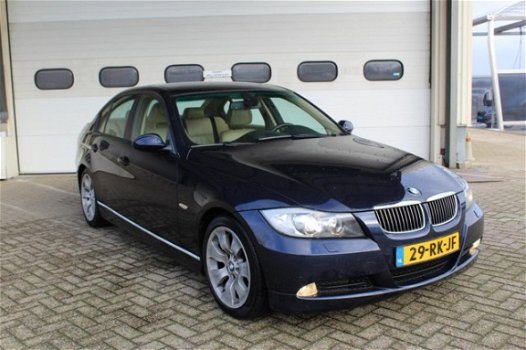 BMW 3-serie - 320i Dynamic Executive XENEON.NAVI.PDC.LEDEREN.AIRCO.NAP...DEALER OH - 1