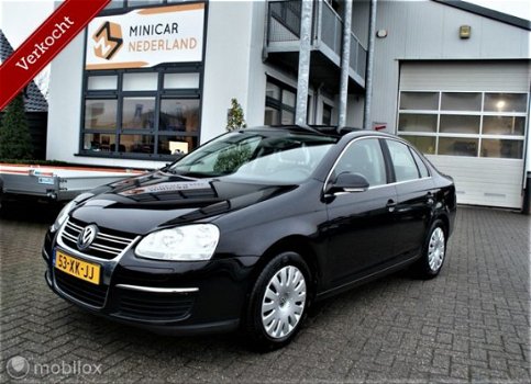 Volkswagen Jetta - 1.6 FSI Comfortline - 1