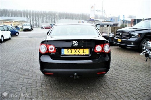 Volkswagen Jetta - 1.6 FSI Comfortline - 1