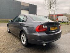 BMW 3-serie - 318d Business Line ✅NAP, 6BAK, NAVI, LEDER, 2XSLEUTELS, BOEKJES