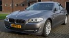 BMW 5-serie - 523I High EXE Autm Leder Xenon SCH/Kanteldak Frontsteering - 1 - Thumbnail