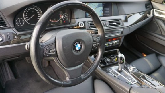 BMW 5-serie - 523I High EXE Autm Leder Xenon SCH/Kanteldak Frontsteering - 1