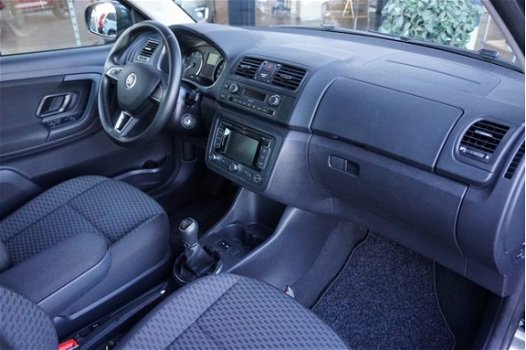 Skoda Fabia - Hatchback 1.2 TSI Drive Navigatie, Climatronic, 15