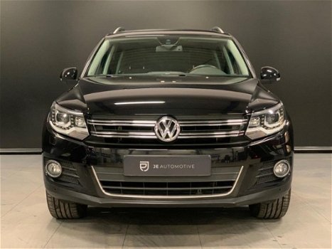 Volkswagen Tiguan - 2.0 TSI Sport&Style 4Motion , Pano, Led/Xenon, Cam, Cruise, Trekhaak, Keyless - 1