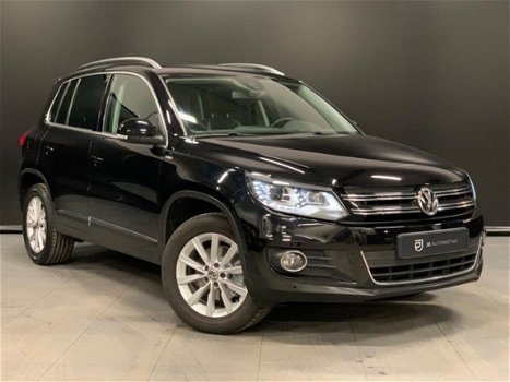 Volkswagen Tiguan - 2.0 TSI Sport&Style 4Motion , Pano, Led/Xenon, Cam, Cruise, Trekhaak, Keyless - 1