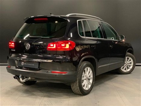 Volkswagen Tiguan - 2.0 TSI Sport&Style 4Motion , Pano, Led/Xenon, Cam, Cruise, Trekhaak, Keyless - 1