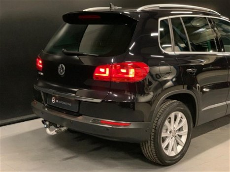 Volkswagen Tiguan - 2.0 TSI Sport&Style 4Motion , Pano, Led/Xenon, Cam, Cruise, Trekhaak, Keyless - 1