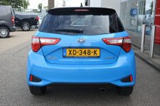 Toyota Yaris - 1.5 Hybrid SkyBlue Edition Bi-Tone | Navigatie | Panoramadak | 16"velgen | Privacy gl