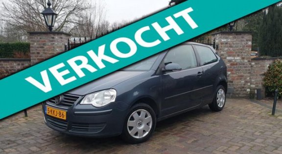 Volkswagen Polo - 1.2-12V Trendline AIRCO / Centrale deurvergrendeling - 1