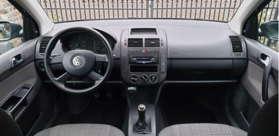 Volkswagen Polo - 1.2-12V Trendline AIRCO / Centrale deurvergrendeling - 1